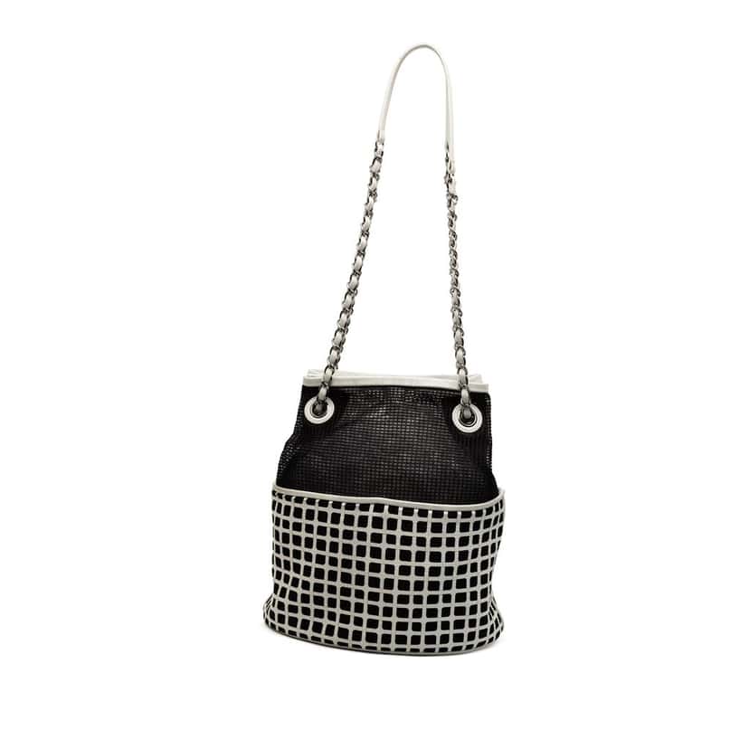 Chanel CC Mesh and Calfskin Bucket Bag Black Very good condition - Back View