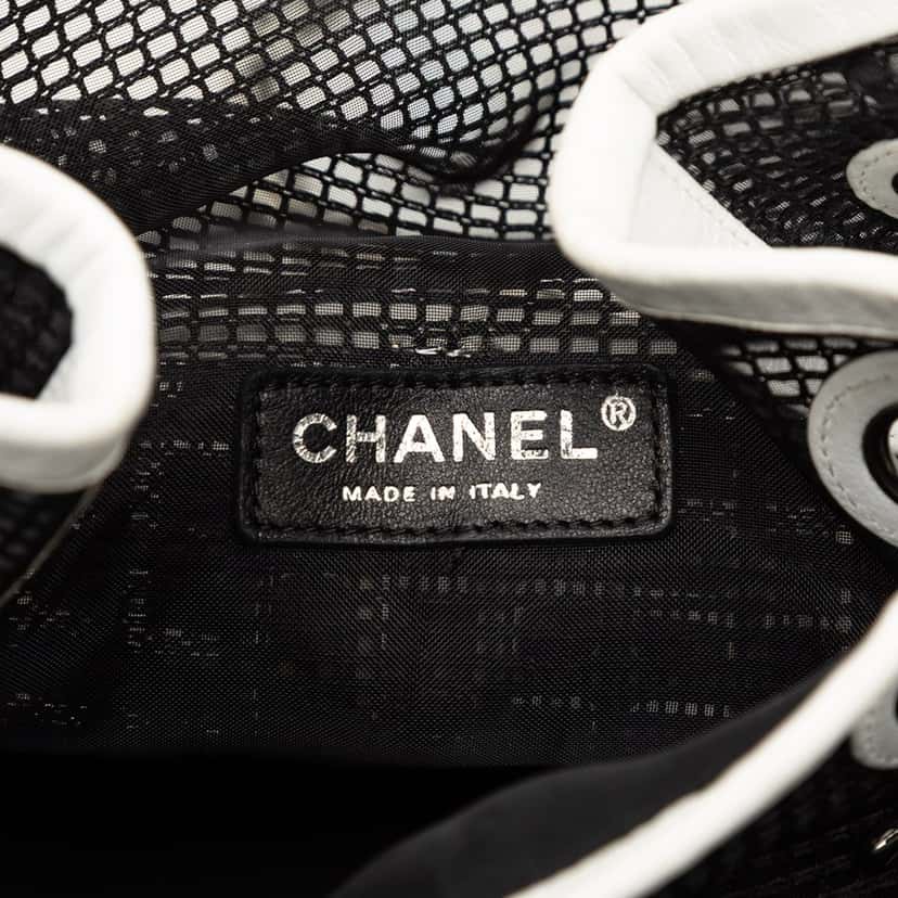 Chanel CC Mesh and Calfskin Bucket Bag Black Very good condition - Box View