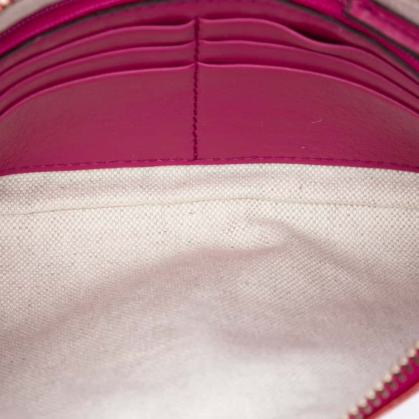 Gucci Patent Soho Wristlet Pouch Pink Leather Very good condition - Model View