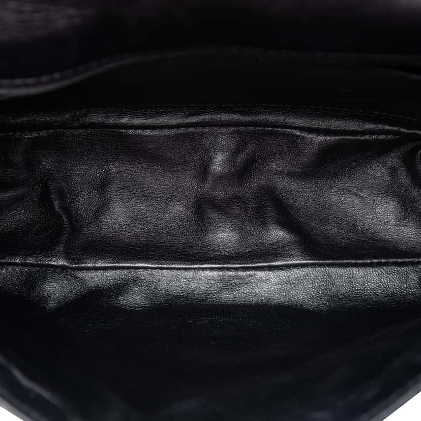 Chanel Jumbo Classic Patent Single Flap Black Leather Very good condition - Model View