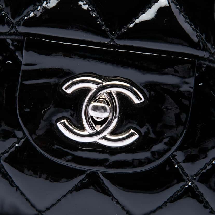 Chanel Jumbo Classic Patent Single Flap Black Leather Very good condition - Box View