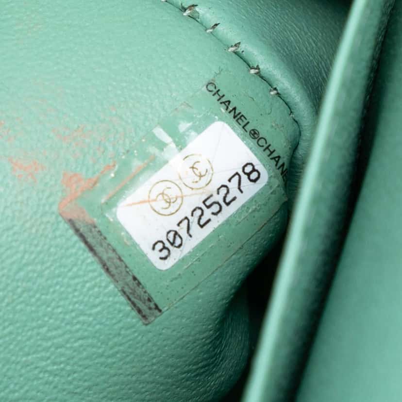 Chanel Small Classic Lambskin Double Flap Green Leather Very good condition - Box View