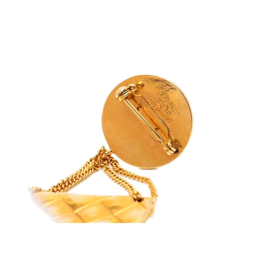 Chanel CC Gold Plated Quilted Flap Bag Medallion Brooch Gold Metal Very good condition - Inside View