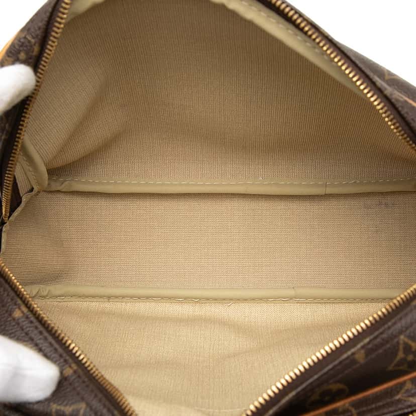 Louis Vuitton Monogram Reporter PM Brown Very good condition - Model View