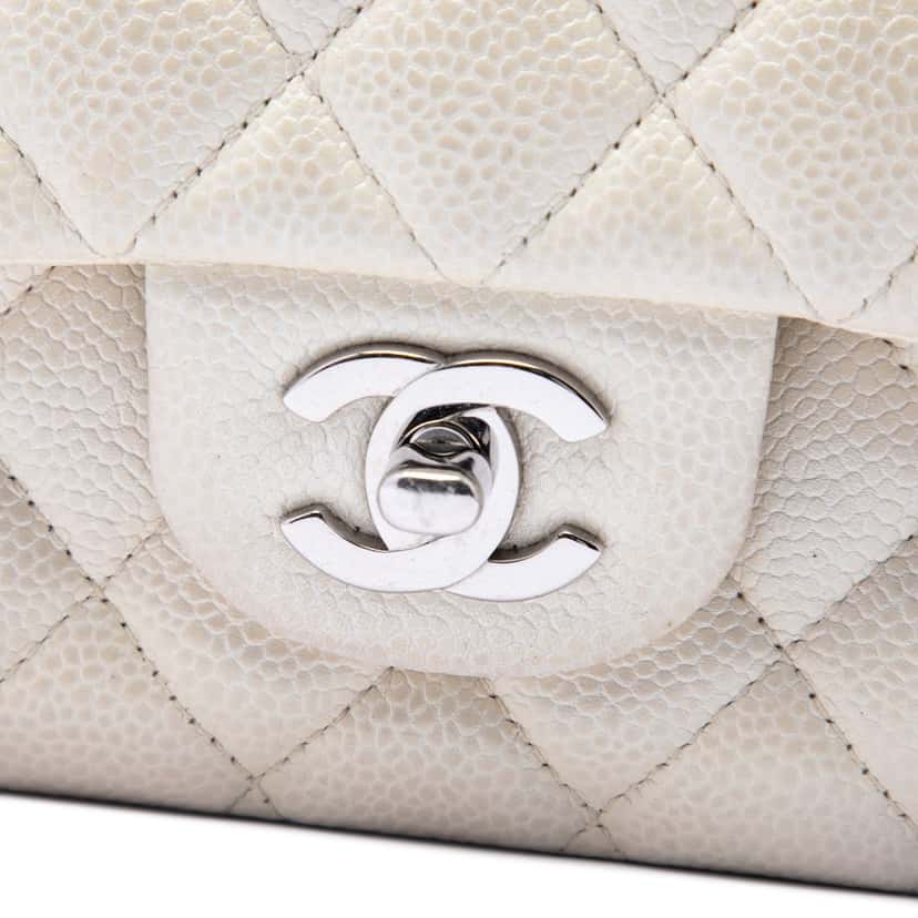 Chanel Medium Classic Caviar Double Flap White Leather Very good condition - Box View
