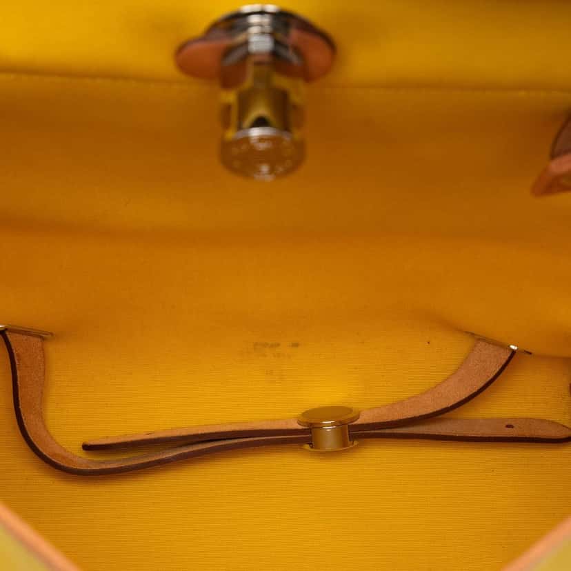 Hermès Toile Herbag A Dos Zip Retourne Backpack Yellow Very good condition - Model View