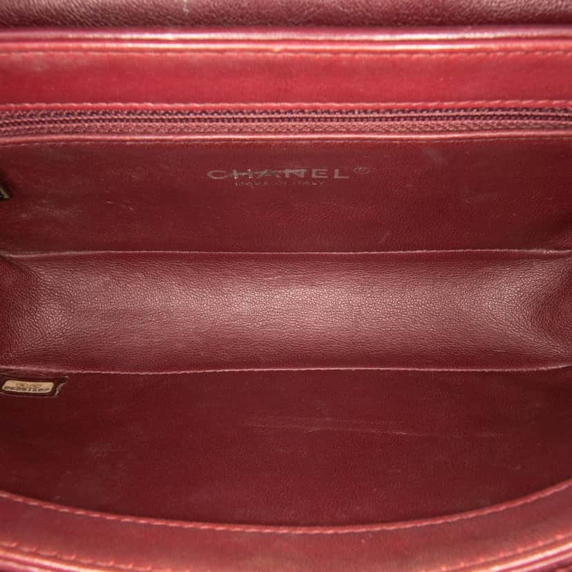 Chanel CC Stitched Calfskin Chain Flap Red Leather Good condition - Model View