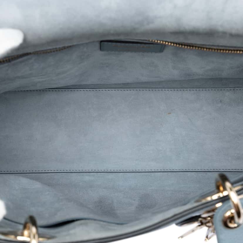 Dior Large Grained Calfskin Lady Dior Blue Leather Very good condition - Model View