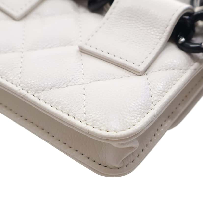 Chanel Quilted Caviar My Everything Belt Bag White Leather Very good condition - Box View