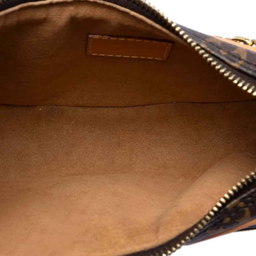 Louis Vuitton Monogram Loop Brown Very good condition - Model View