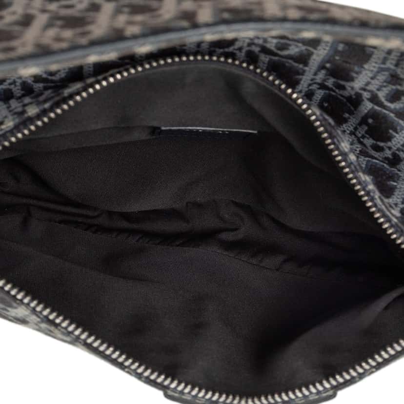 Dior Oblique Canvas Saddle Crossbody Black Very good condition - Model View