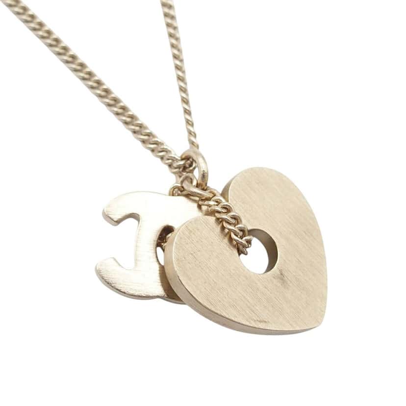 Chanel Gold Plated Rhinestone CC Logo and Heart Pendant Necklace Gold Metal Very good condition - Model View