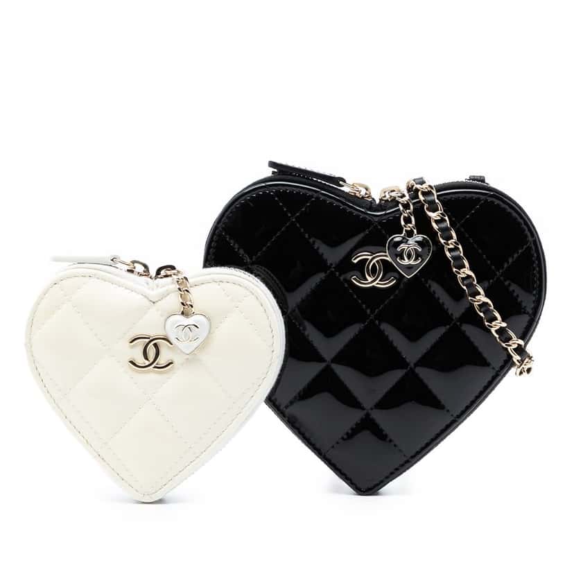 Chanel Quilted Patent Duo Heart Clutch with Chain Black Leather Very good condition - Front View
