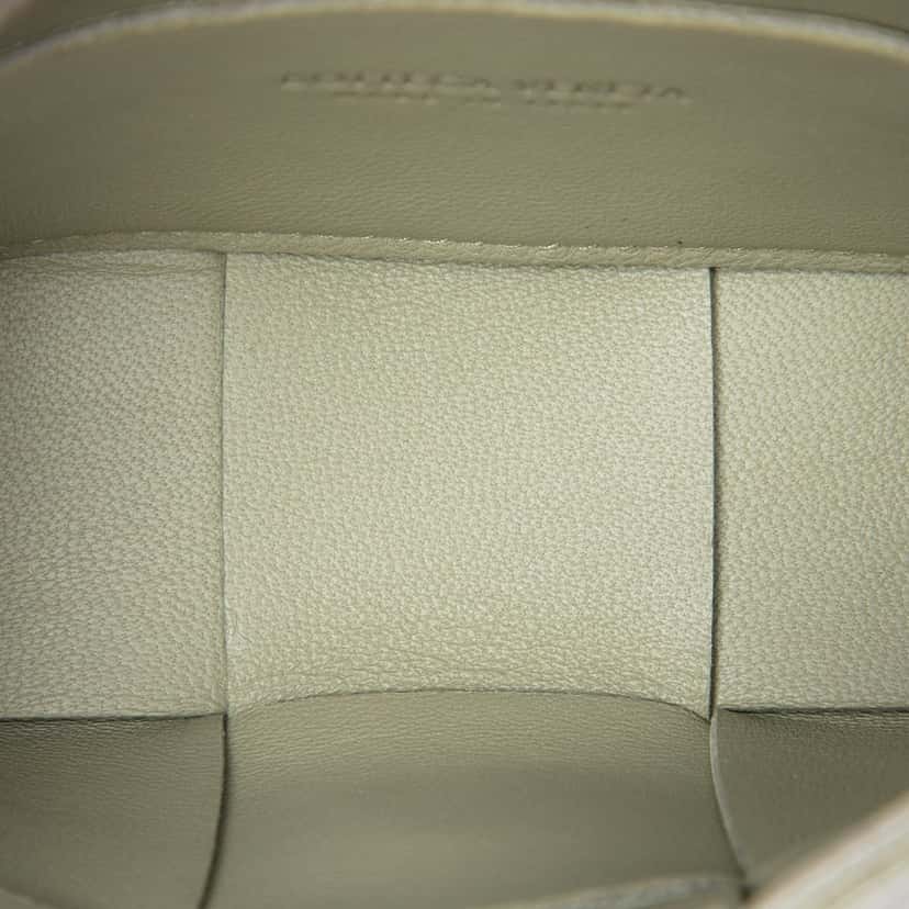 Bottega Veneta Candy Nappa Intrecciato Cassette Crossbody Other Leather Very good condition - Model View