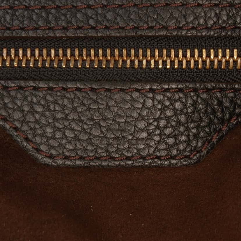 Louis Vuitton Monogram Mahina L Black Leather Very good condition - Box View