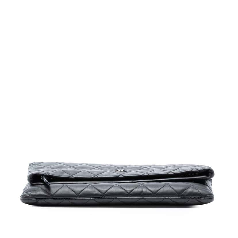 Chanel Quilted Lambskin CC Beauty Foldover Clutch Black Leather Good condition - Inside View