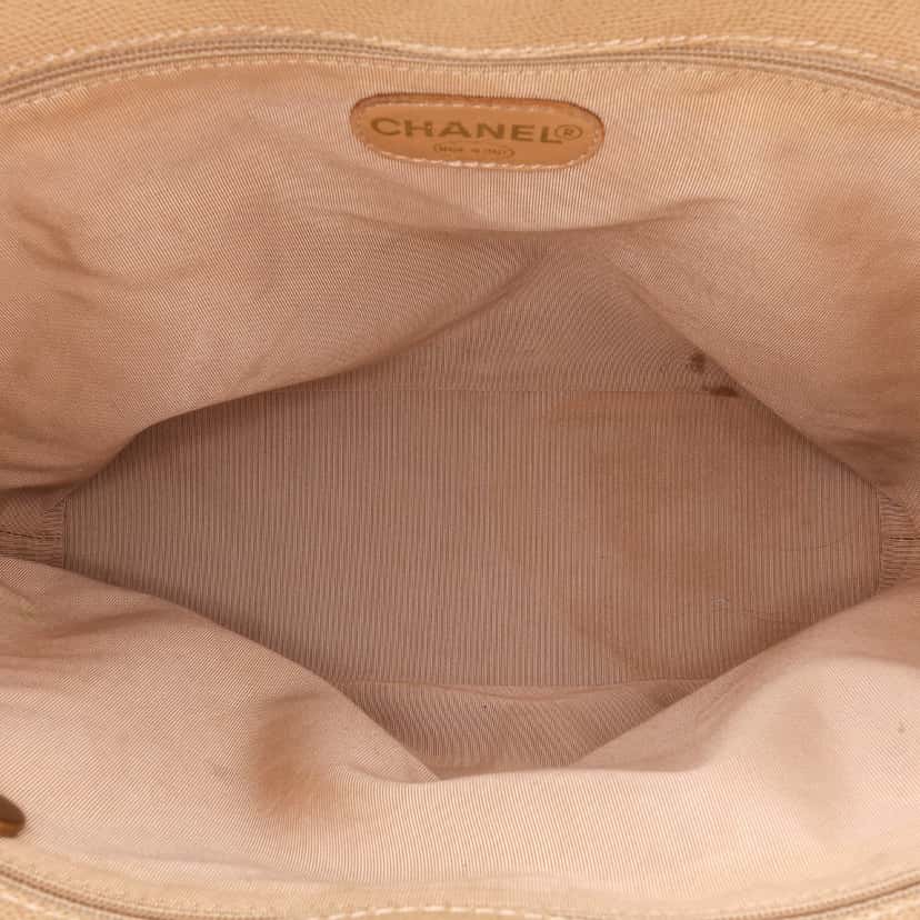 Chanel Grained Calfskin Tortoise Top Handle Tote Beige Leather Very good condition - Model View