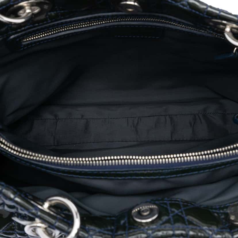Dior Large Patent Cannage Lady Dior Soft Shopping Tote Blue Leather Very good condition - Model View