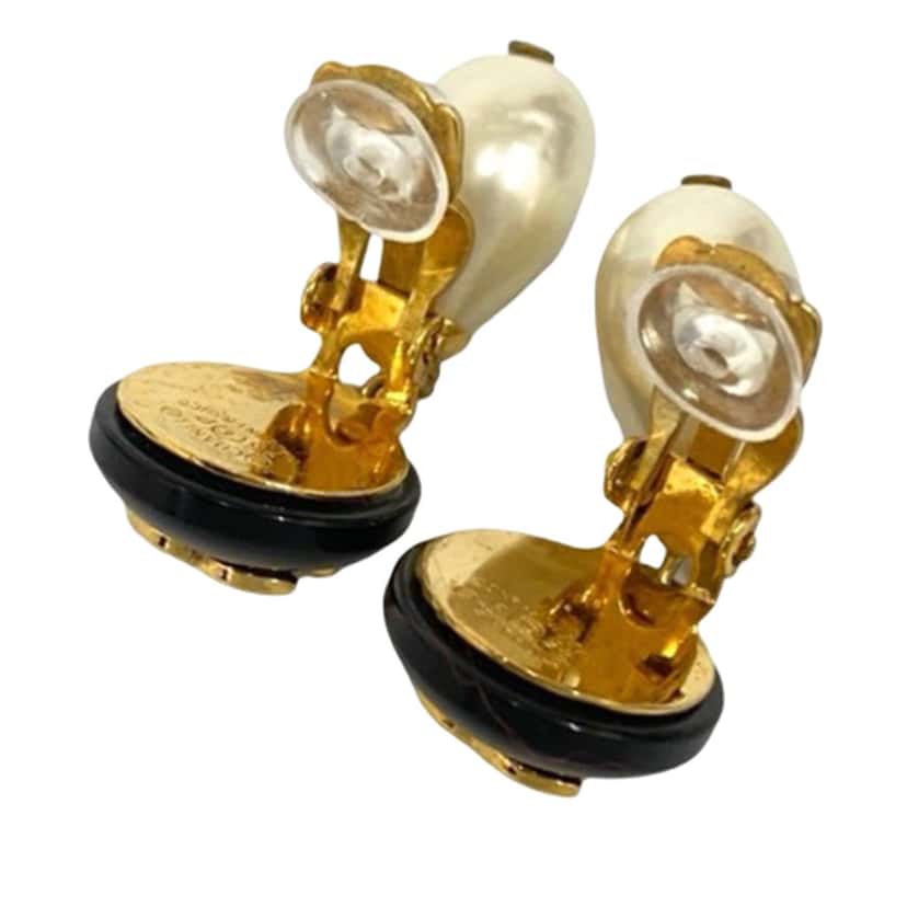Chanel CC Gold Plated Resin and Faux Pearl Drop Clip On Earrings Gold Metal Very good condition - Inside View