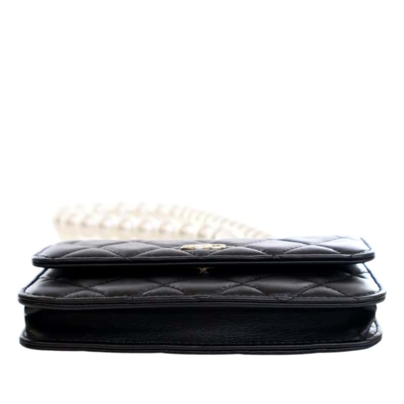 Chanel Quilted Lambskin Maxi Pearls Clutch With Chain Black Leather Very good condition - Box View
