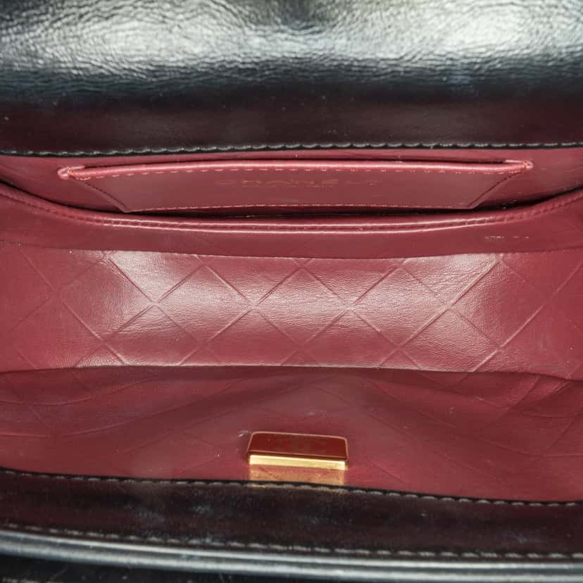 Chanel CC Quilted Calfskin Round Moon Messenger Flap Black Leather Very good condition - Model View