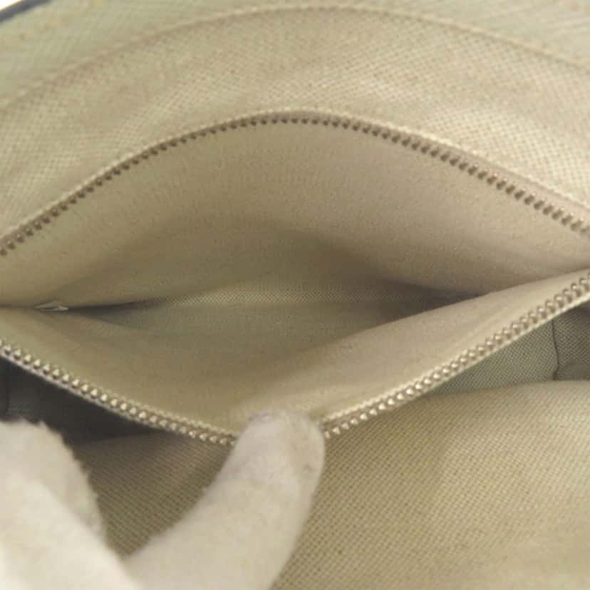 Prada Saffiano Lux Tote White Leather Very good condition - Model View