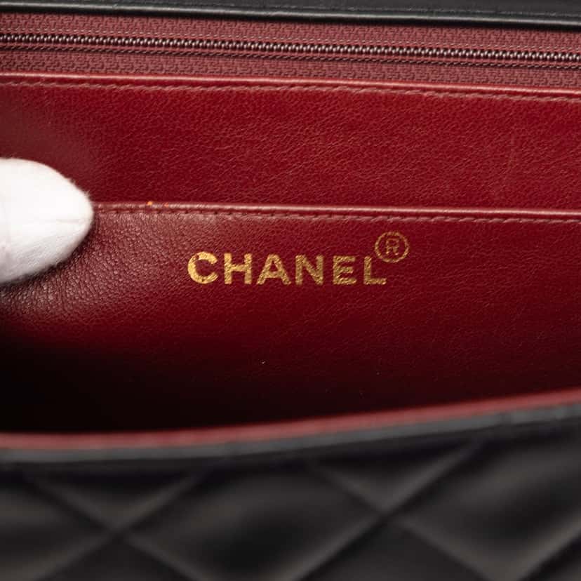 Chanel Maxi XL Classic Lambskin Single Flap Black Leather Very good condition - Box View