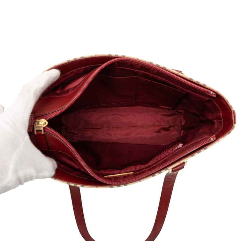 Burberry House Check Canvas Tote Beige Very good condition - Model View