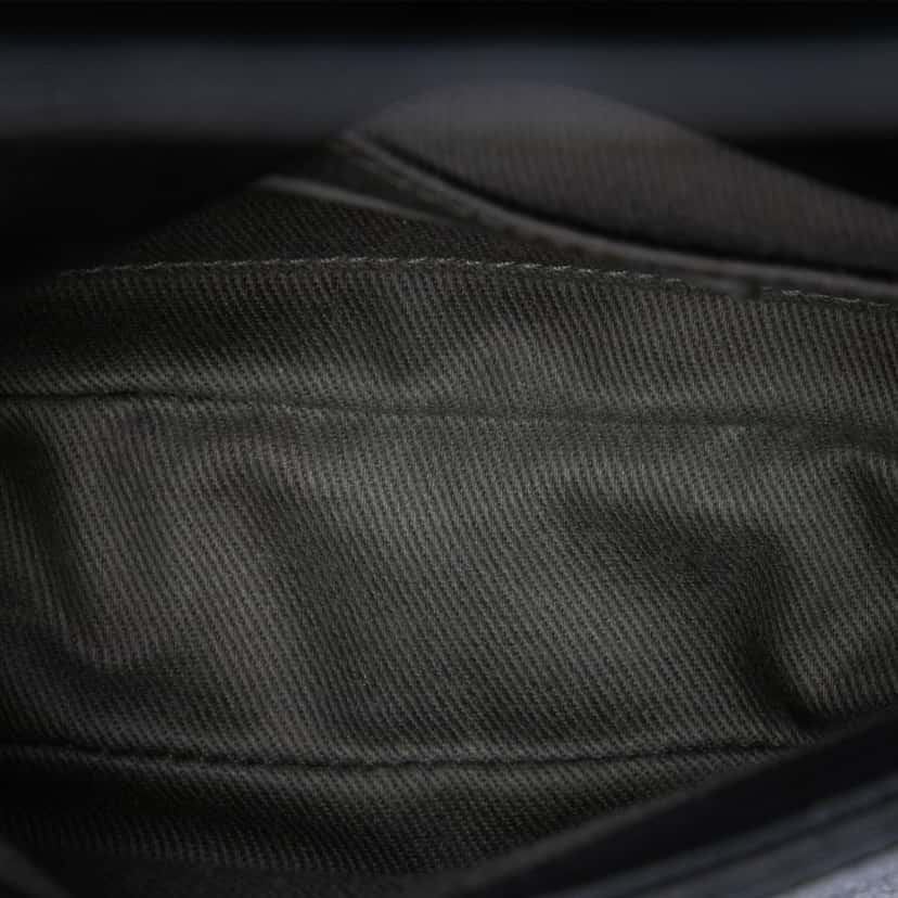 Chanel Mini CC Iridescent Calfskin Diamond Stitch Flap Black Leather Very good condition - Model View