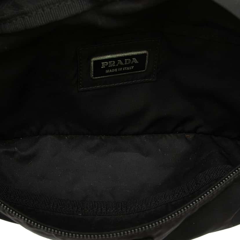 Prada Tessuto Belt Bag Black Very good condition - Model View