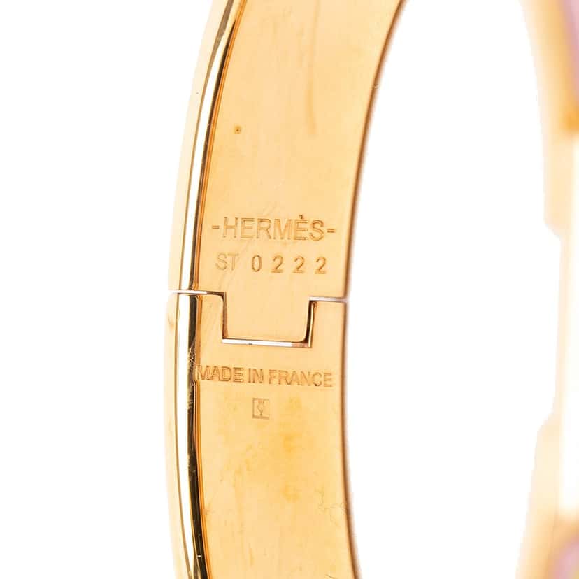 Hermès Narrow Printed Enamel Clic Anneau Bracelet PM Pink Very good condition - Model View