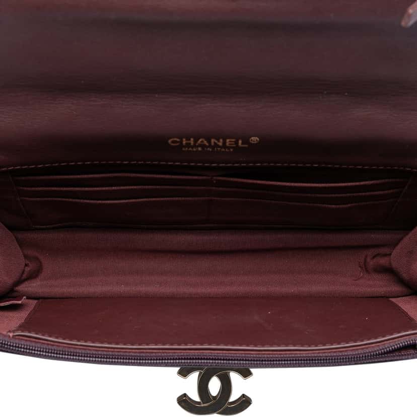 Chanel Quilted Patent Golden Class East West Wallet on Chain Red Leather Very good condition - Model View