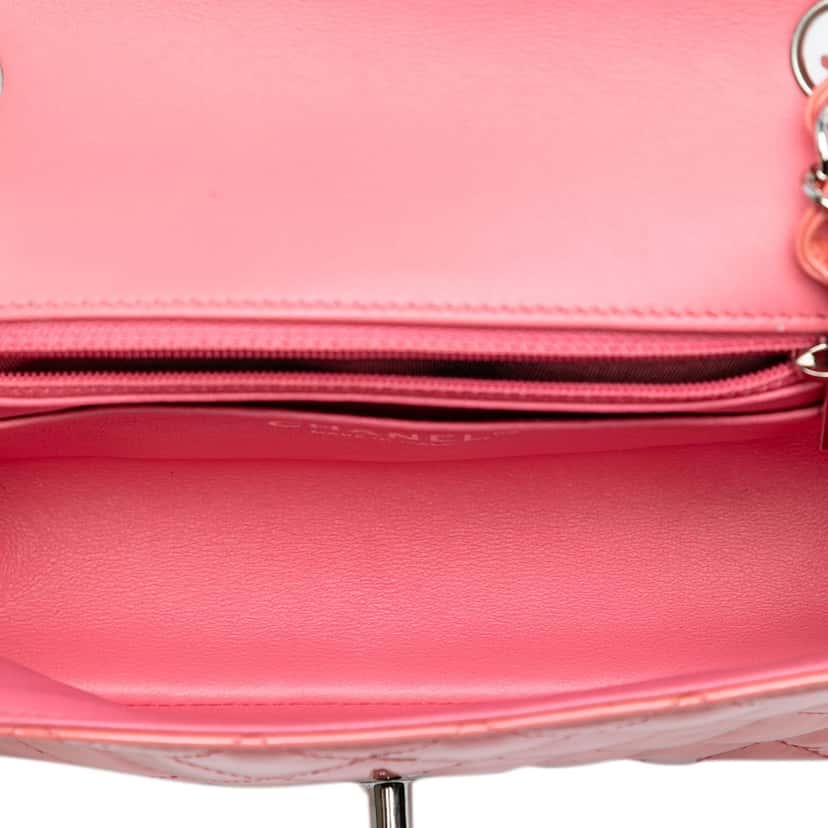 Chanel Mini Rectangular Classic Patent Single Flap Pink Leather Very good condition - Model View