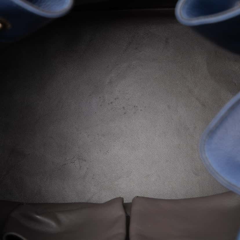 Gucci Pebbled Calfskin Miss Bamboo Tassel Bucket Bag Blue Leather Very good condition - Model View