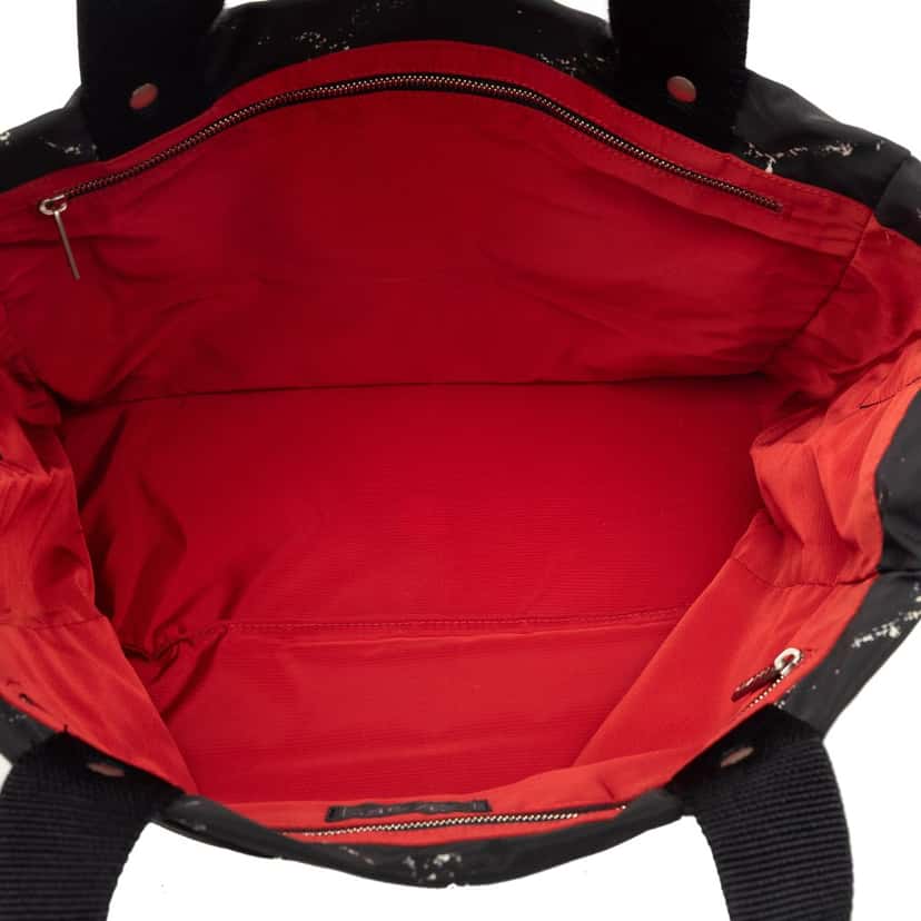 Chanel Old Travel Line Nylon Tote Black Very good condition - Model View