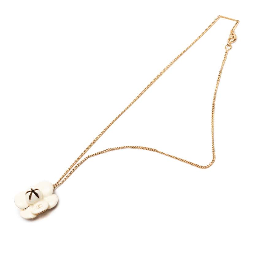 Chanel CC Enamel Camellia Pendant Necklace White Very good condition - Front View