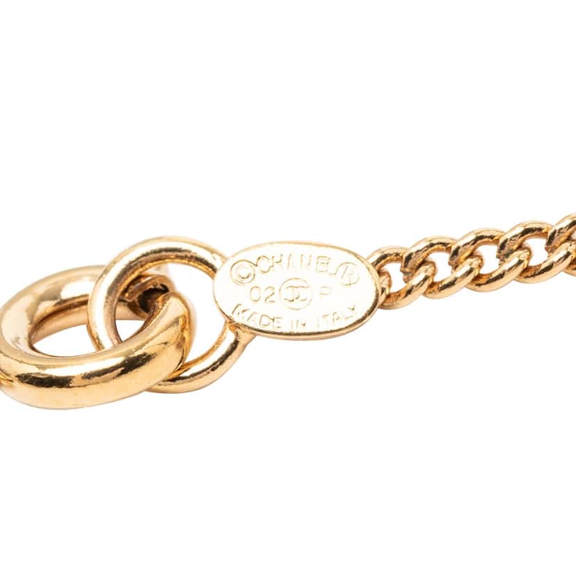 Chanel CC Enamel Camellia Pendant Necklace White Very good condition - Model View