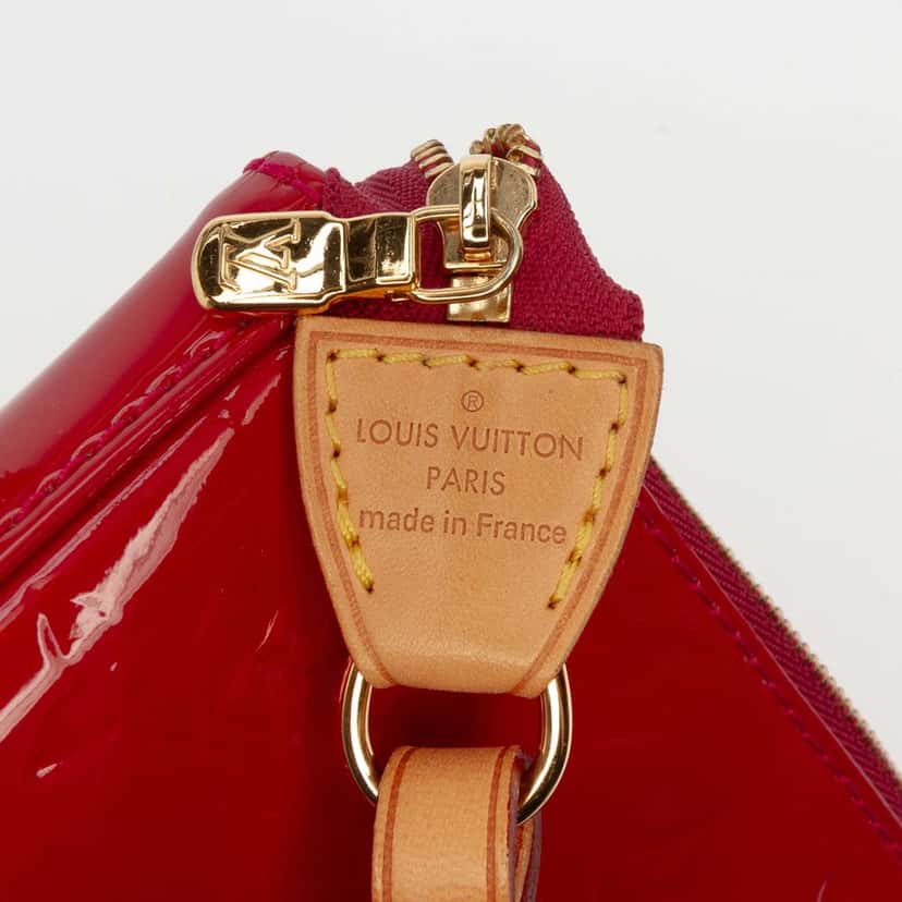 Louis Vuitton Monogram Vernis Pochette Accessoires Red Leather Very good condition - Box View