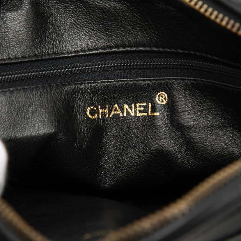 Chanel CC Quilted Lambskin Tassel Camera Bag Black Leather Very good condition - Box View