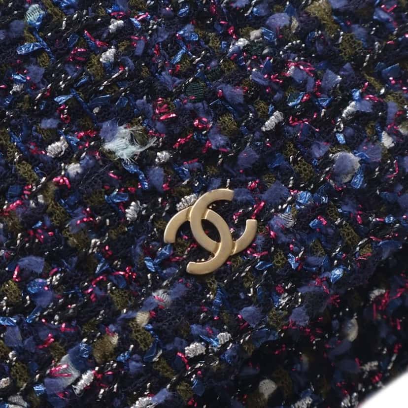 Chanel CC Tweed Charms Wallet On Chain Blue Very good condition - Model View