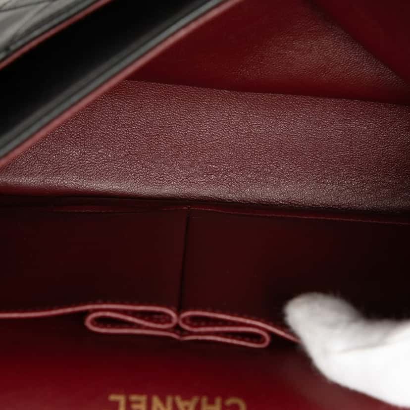 Chanel Medium Classic Lambskin Double Flap Black Leather Very good condition - Model View