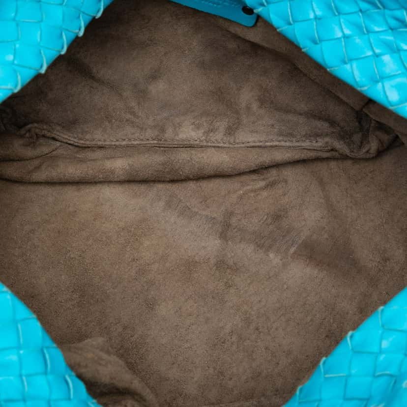 Bottega Veneta Nappa Intrecciato Cube Crossbody Blue Leather Very good condition - Model View