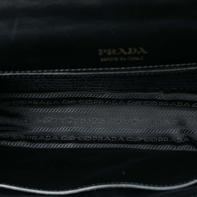 Prada Floral Printed Leather Plex Ribbon Crossbody Black Leather Very good condition - Model View