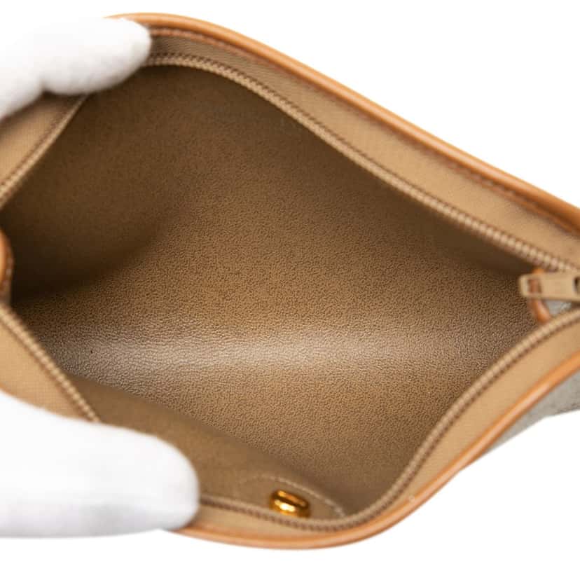 Dior Honeycomb Coated Canvas Pouch Beige Very good condition - Model View
