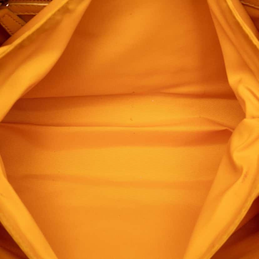 Dior Lambskin Cannage New Lock Ruffle Flap Yellow Leather Very good condition - Model View