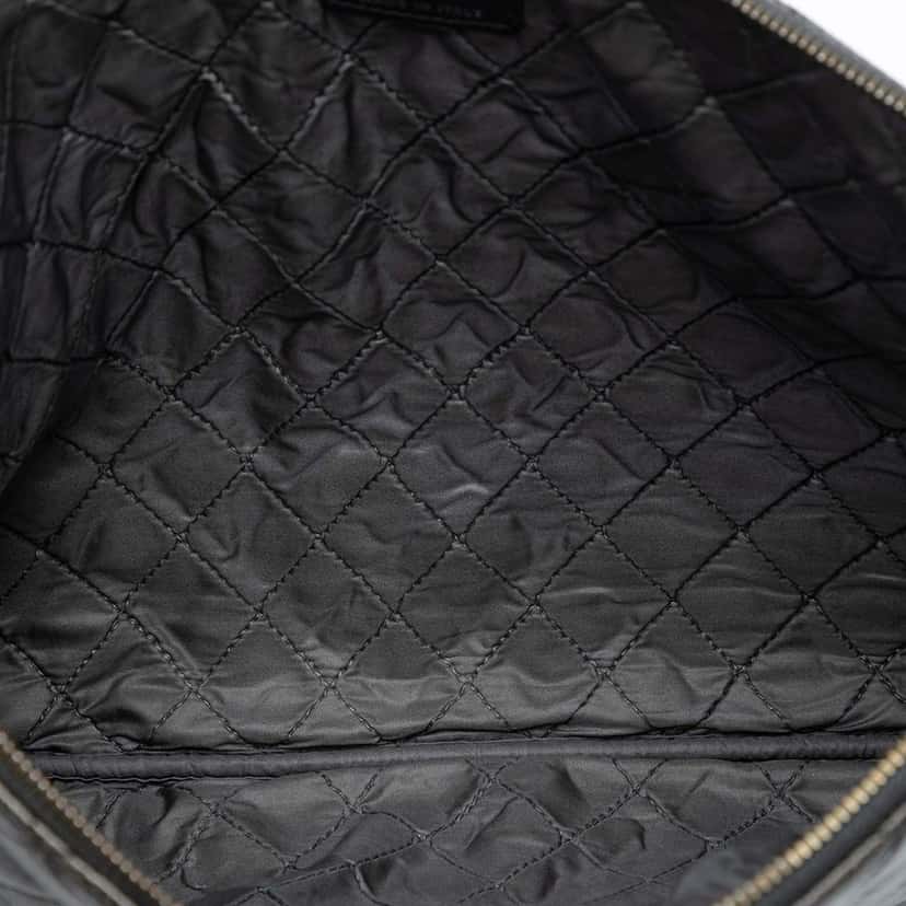 Chanel Large Crinkled Patent O Case Clutch Other Leather Very good condition - Model View