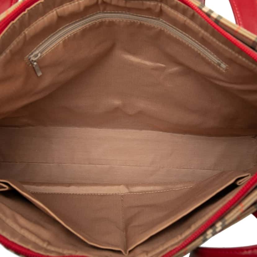 Burberry Haymarket Check Canvas Tote Beige Very good condition - Model View