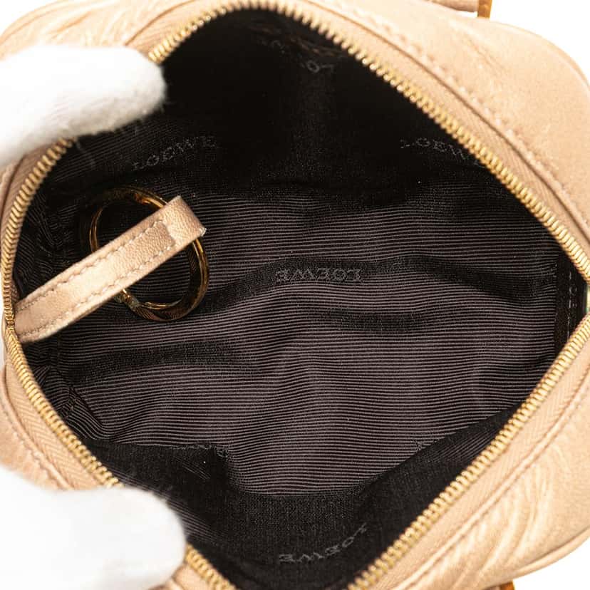 Loewe Micro Metallic Leather Amazona Satchel Gold Leather Very good condition - Model View