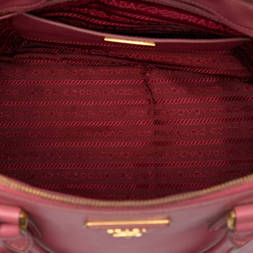 Prada Medium Saffiano Lux Galleria Double Zip Satchel Pink Leather Very good condition - Model View
