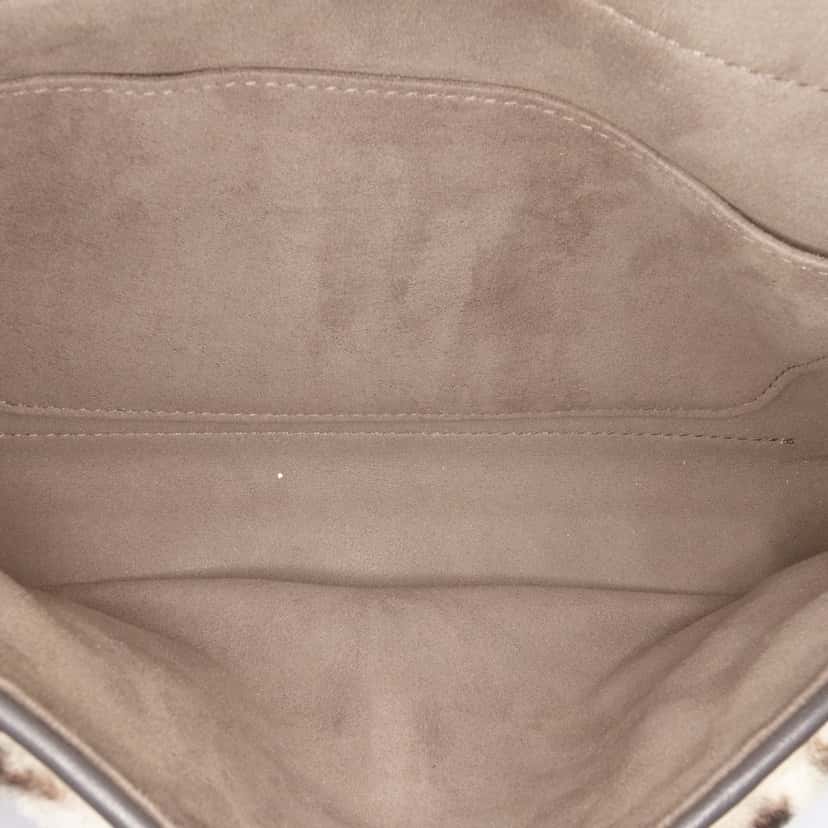 Fendi Zucca Shearling Double F Baguette Satchel Beige Very good condition - Model View